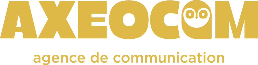 Logo Axeo'com agence de communication avec mascotte souriante jaune or